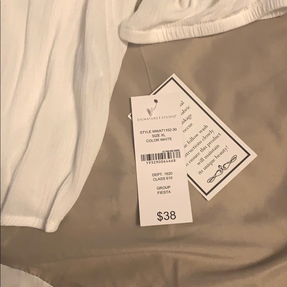 Cold shoulder white blouse - Picture 4 of 4